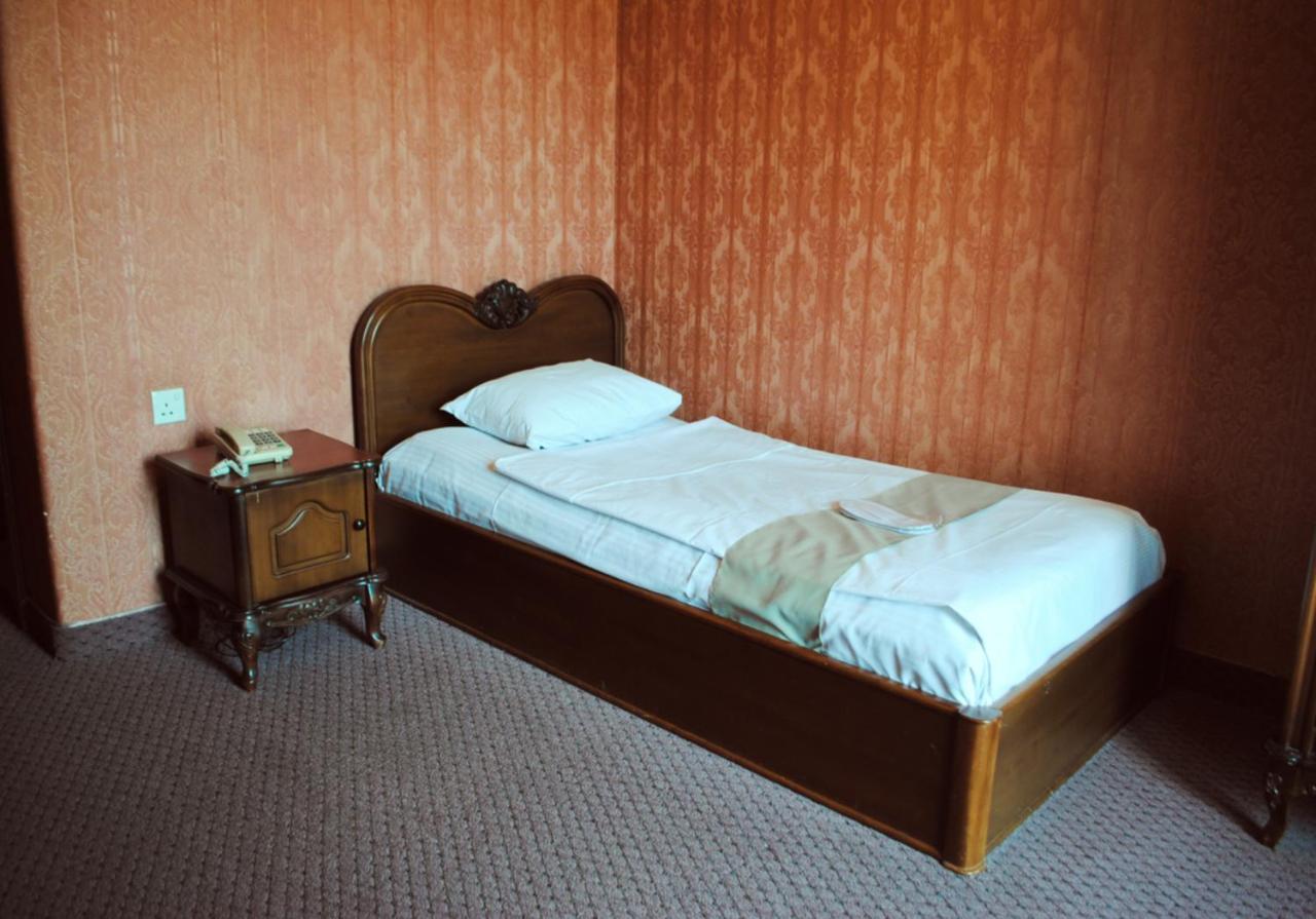 Hotel Sympatia Tbilisi Bagian luar foto