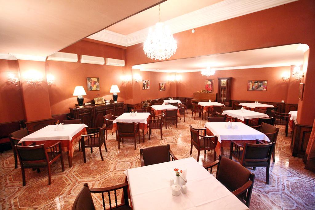 Hotel Sympatia Tbilisi Bagian luar foto