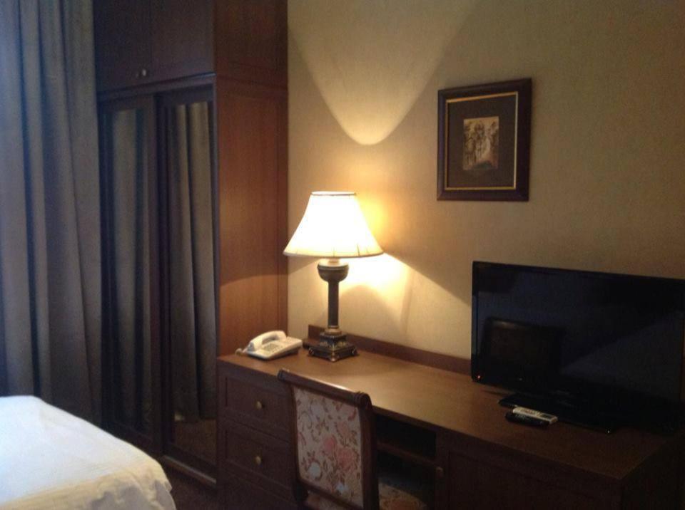 Hotel Sympatia Tbilisi Bagian luar foto