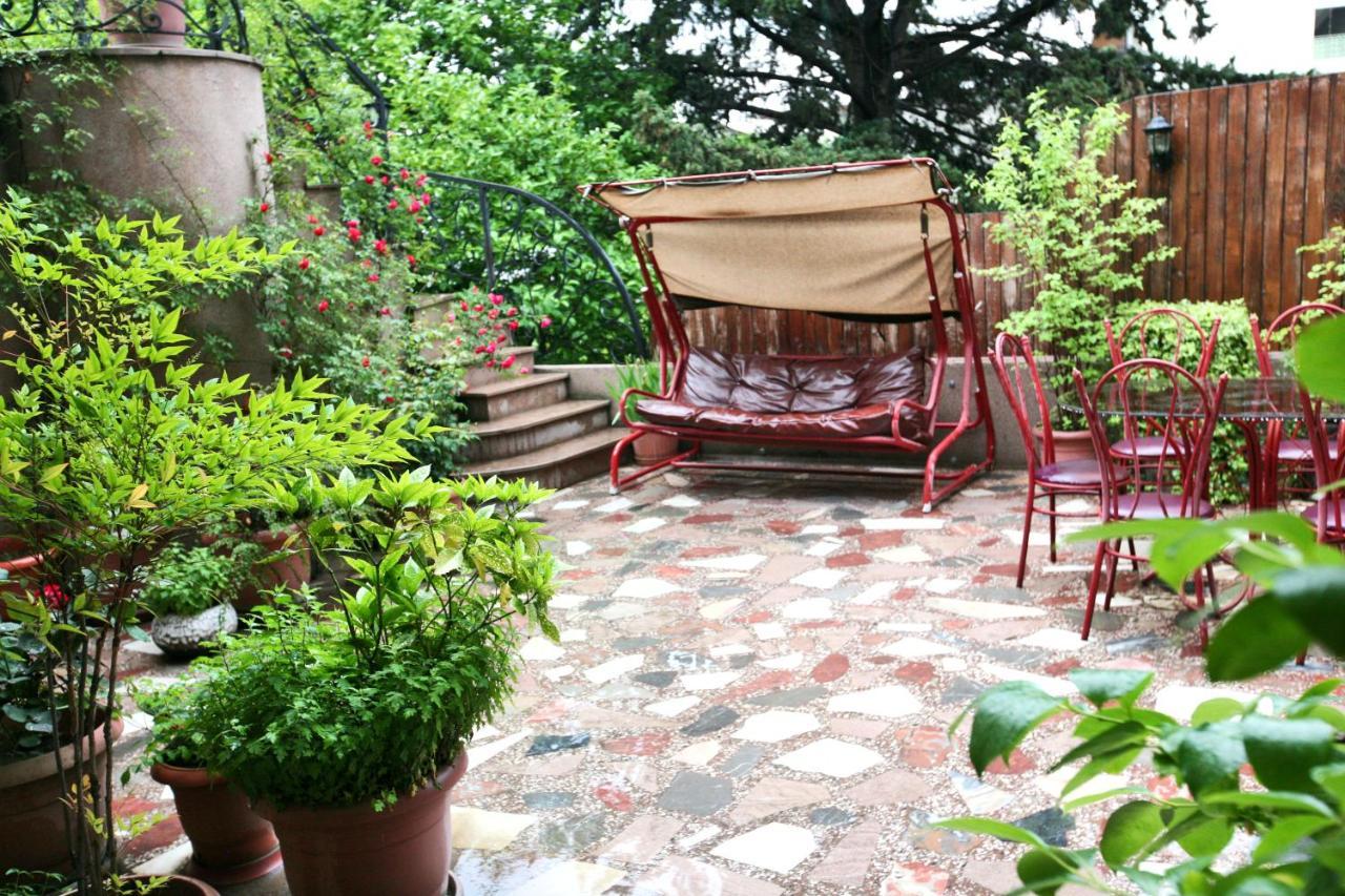 Hotel Sympatia Tbilisi Bagian luar foto