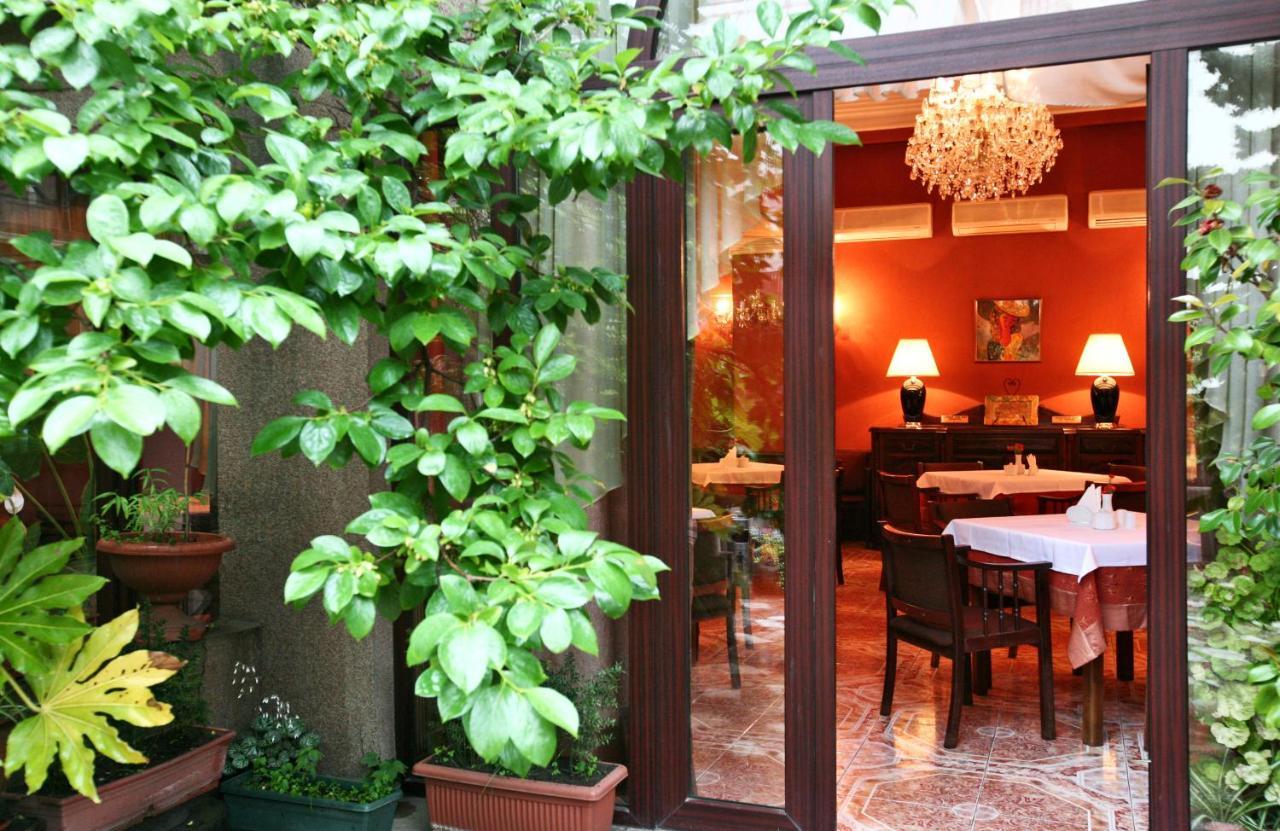 Hotel Sympatia Tbilisi Bagian luar foto
