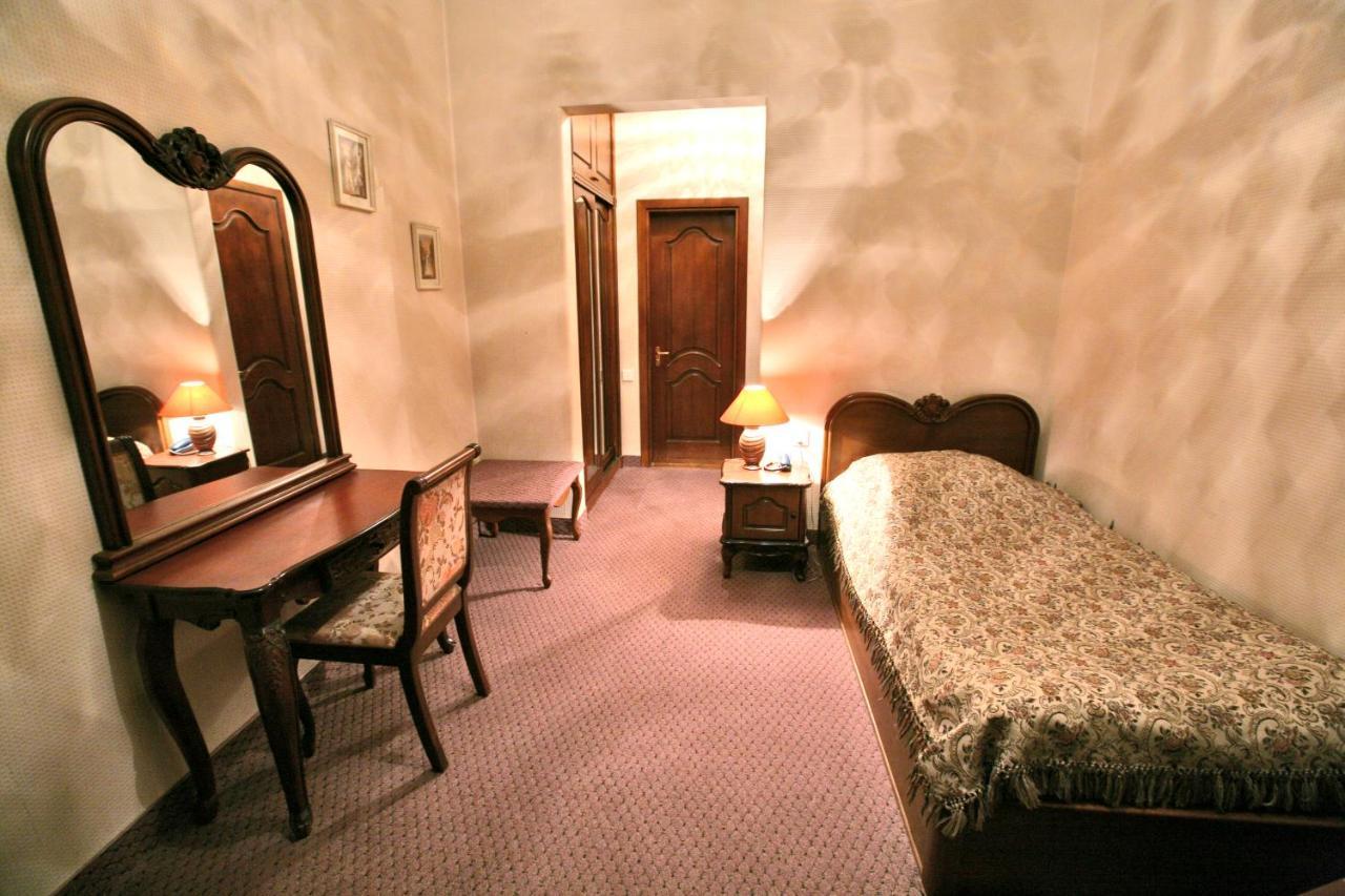 Hotel Sympatia Tbilisi Bagian luar foto